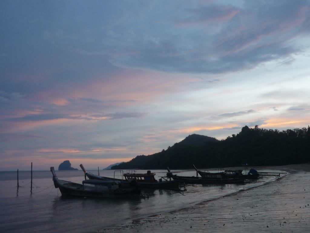 Pasai Beach Lodge Яо-Ной Экстерьер фото